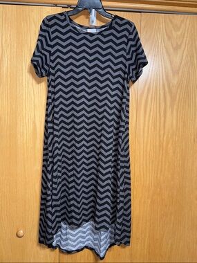 LuLaRoe Carly Chevron Dress in Black and Gray